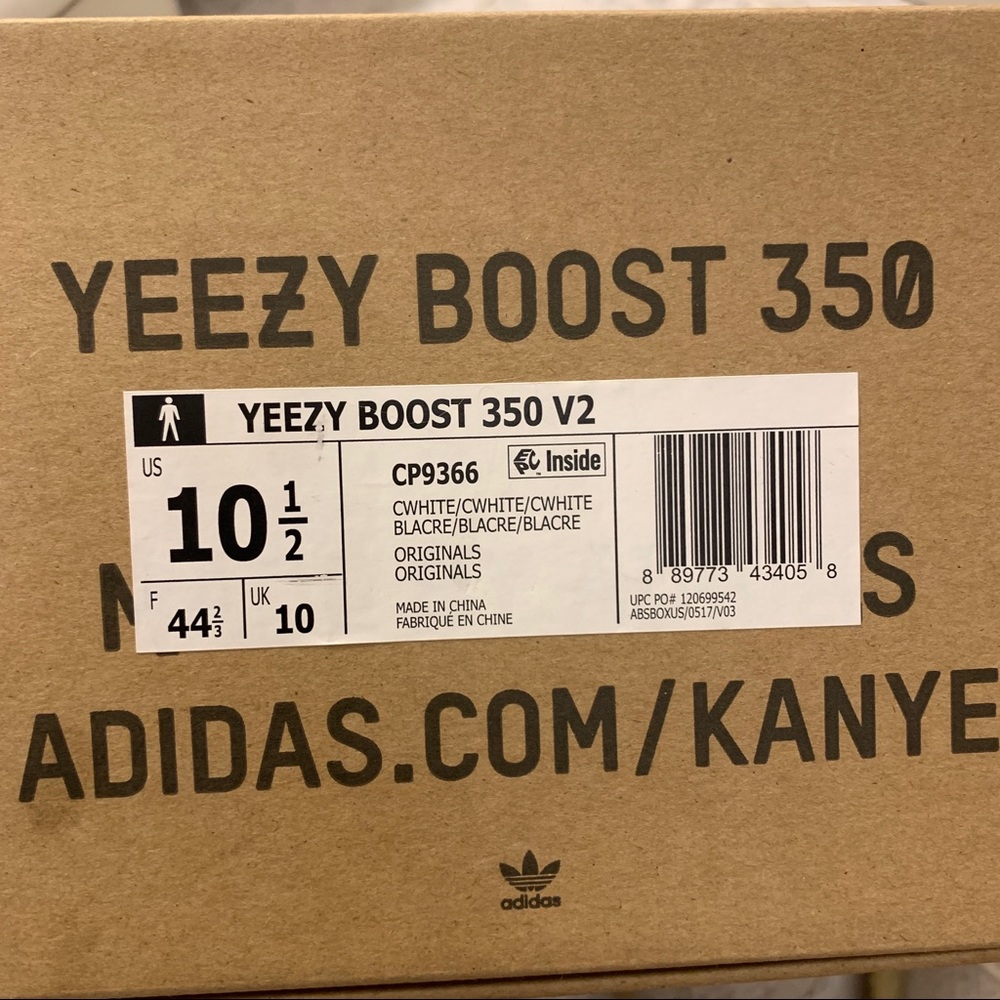 Yeezy 350 Cream/Triple White Sneakers Size 10.5M - Picture 4 of 10